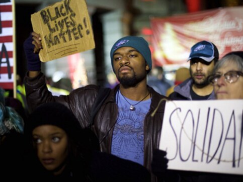 NY erupts in protest as grand jury says no to indicting cop who killed Eric Garner NY erupts in protest as grand jury says no to indicting cop who killed Eric Garner