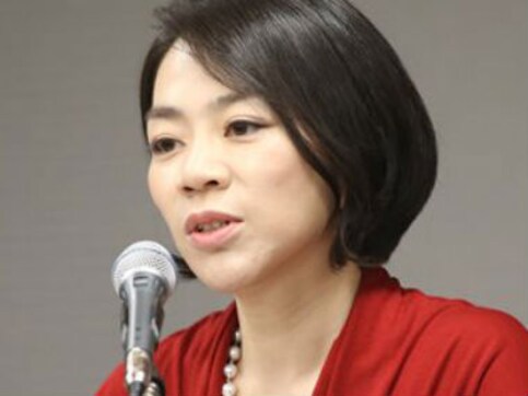 Korean Air chairman apologises over daughter's 'nut rage' that delayed flight Korean Air chairman apologises over daughter's 'nut rage' that delayed flight