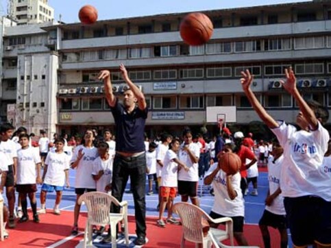 Sleeping with the basketball: Vlade Divac on how to make it in the NBA Sleeping with the basketball: Vlade Divac on how to make it in the NBA