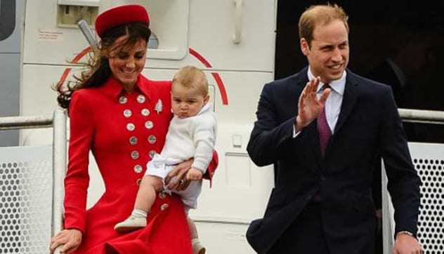 Flying 'cattle class' and more: Prince William, Kate do down-to-earth royalty Flying 'cattle class' and more: Prince William, Kate do down-to-earth royalty