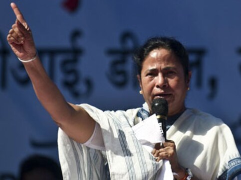 There are pics of Modi with Sahara chief, should he be arrested then, asks Mamata There are pics of Modi with Sahara chief, should he be arrested then, asks Mamata