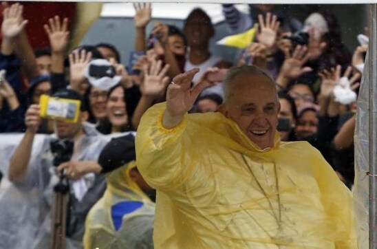 Huge crowds converge for pope Mass in Manila park Huge crowds converge for pope Mass in Manila park