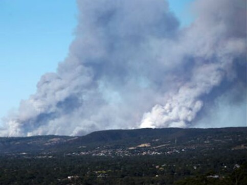 Australia: Wildfire razes 26 homes, 29 people seek treatment Australia: Wildfire razes 26 homes, 29 people seek treatment