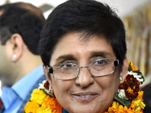 Kiran Bedi sparks controversy: CM candidate puts BJP scarf around Lala Lajpat Rai's statue Kiran Bedi sparks controversy: CM candidate puts BJP scarf around Lala Lajpat Rai's statue
