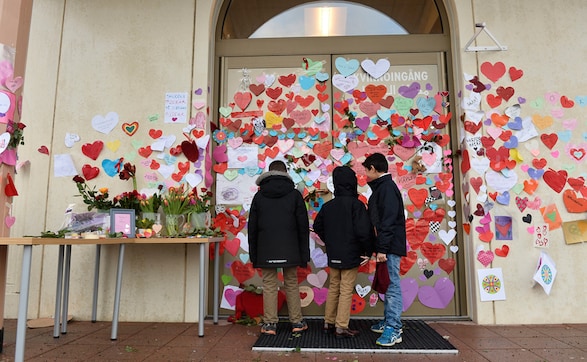 Sweden hearts mosques: Citizens fight Islamophobia, send messages of support Sweden hearts mosques: Citizens fight Islamophobia, send messages of support