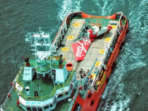 Divers find black box of crashed AirAsia QZ8501 jet: Indonesian ministry