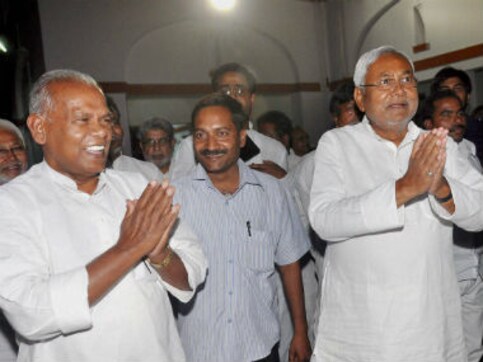 Bihar standoff escalates: JD(U)'s Nitish Kumar threatens to take battle to President Pranab Bihar standoff escalates: JD(U)'s Nitish Kumar threatens to take battle to President Pranab
