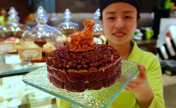 Chinese New Year celebrations around the globe ring in the Year of the Goat Chinese New Year celebrations around the globe ring in the Year of the Goat