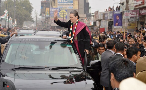 Photos: Sheila, Maken join Sonia Gandhi's first Delhi rally but no Rahul in sight Photos: Sheila, Maken join Sonia Gandhi's first Delhi rally but no Rahul in sight