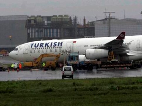 Turkish Airlines flight makes emergency landing at Delhi Airport post bomb scare, passengers quizzed Turkish Airlines flight makes emergency landing at Delhi Airport post bomb scare, passengers quizzed