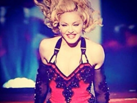 Madonna takes a tumble at the Brit Awards, fans sympathise Madonna takes a tumble at the Brit Awards, fans sympathise
