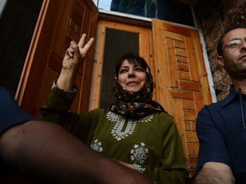 All BJP ministers in Jammu and Kashmir cabinet to resign but PDP-BJP coalition intact, say reports All BJP ministers in Jammu and Kashmir cabinet to resign but PDP-BJP coalition intact, say reports