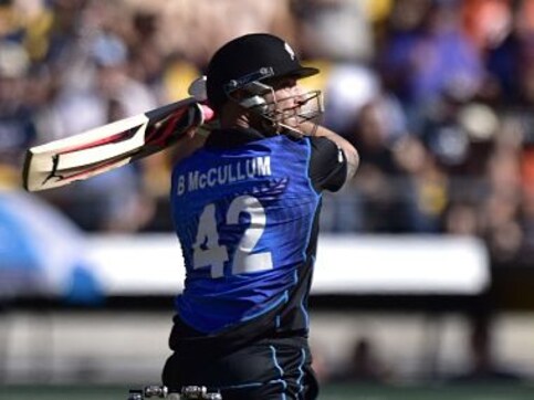 Brendon McCullum smashes fastest ever World Cup fifty as NZ crush Eng Brendon McCullum smashes fastest ever World Cup fifty as NZ crush Eng
