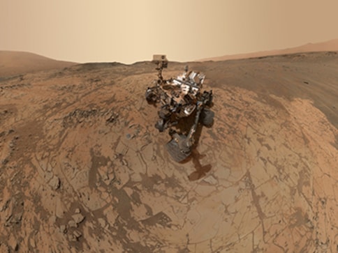 Nasa's Curiosity rover succumbs to pressure, sends this fascinating Mars selfie Nasa's Curiosity rover succumbs to pressure, sends this fascinating Mars selfie