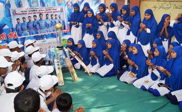 Cricket mania takes control: People across the nation pray for Team India's victory Cricket mania takes control: People across the nation pray for Team India's victory