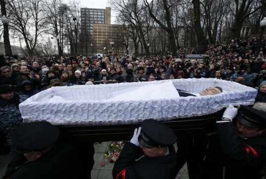 Insight - Nemtsov's friends ask: where were the police when he was shot? Insight - Nemtsov's friends ask: where were the police when he was shot?