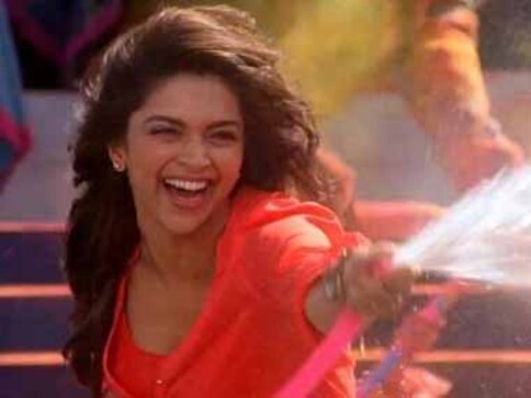 From lehenga to shorts: How Bollywood heroines changed their Holi style