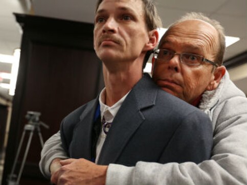 Alabama Supreme Court halts gay-marriage licenses in state Alabama Supreme Court halts gay-marriage licenses in state