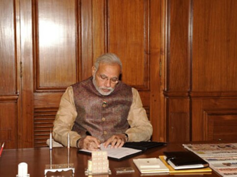 Only Hindi for babus? MHA readies translation of 41 English bureaucratic terms Only Hindi for babus? MHA readies translation of 41 English bureaucratic terms