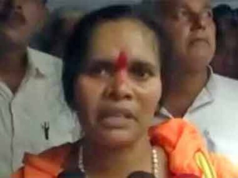 Now, Sadhvi Prachi alleges Mahatma Gandhi was a 'British agent' Now, Sadhvi Prachi alleges Mahatma Gandhi was a 'British agent'