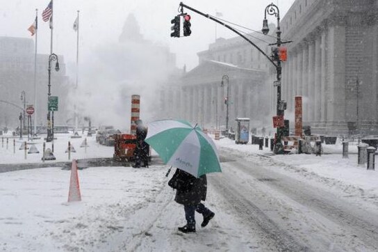 Weather-battered US consumers skip mall, order in and head south Weather-battered US consumers skip mall, order in and head south