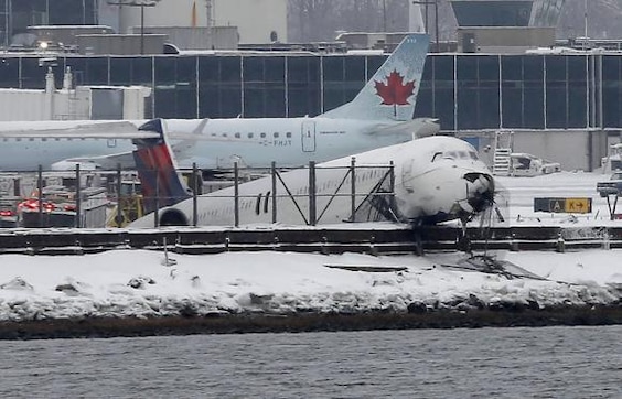 Flight crew cite brake problem in Delta NYC accident - NTSB Flight crew cite brake problem in Delta NYC accident - NTSB