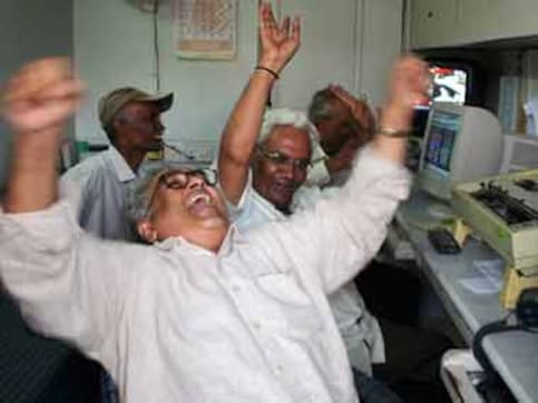 Sensex crosses 30,000, Nifty at life high as markets cheer RBI rate cut Sensex crosses 30,000, Nifty at life high as markets cheer RBI rate cut