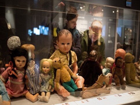 'Stars Without A Heaven': Exhibition in Jerusalem showcases world of children during Holocaust 'Stars Without A Heaven': Exhibition in Jerusalem showcases world of children during Holocaust