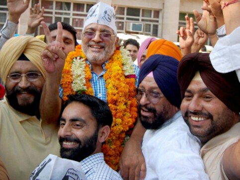 AAP leader Dharamvira Gandhi writes to Kejriwal complaining of slander campaign AAP leader Dharamvira Gandhi writes to Kejriwal complaining of slander campaign