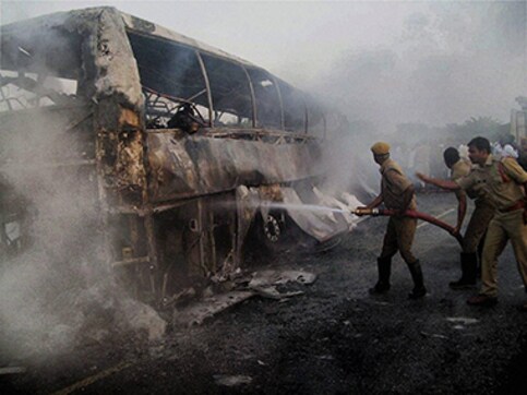 Nine people killed, six injured as bus catches fire in Amethi, UP Nine people killed, six injured as bus catches fire in Amethi, UP