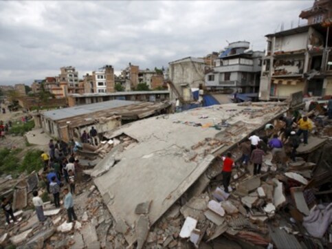 Tensions rise in Nepal after 'weak' response by officials to deadly earthquake Tensions rise in Nepal after 'weak' response by officials to deadly earthquake