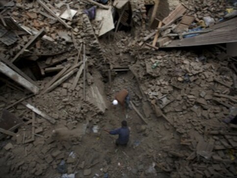 Nepal: Crowds roar and cheer as teenage boy rescued after five days under rubble Nepal: Crowds roar and cheer as teenage boy rescued after five days under rubble
