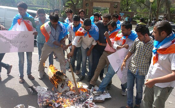 St Stephen's row: NSUI members protest against principal Thampu outside college St Stephen's row: NSUI members protest against principal Thampu outside college