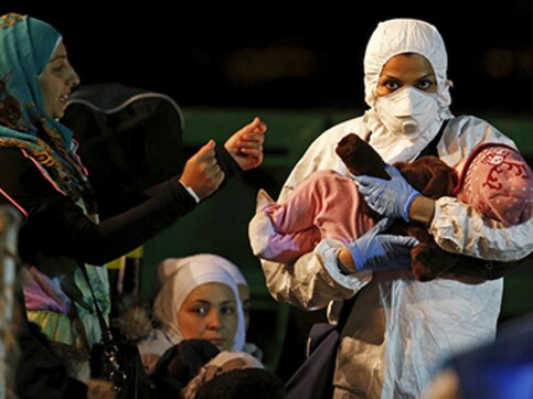 900 migrants feared dead after boat capsizes near Libya: Captain, crew member arrested 900 migrants feared dead after boat capsizes near Libya: Captain, crew member arrested