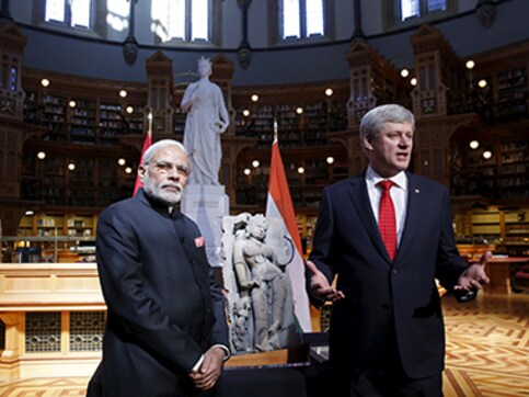 Canada PM Stephen Harper returns 900-year-old Khajuraho temple sculpture to PM Modi Canada PM Stephen Harper returns 900-year-old Khajuraho temple sculpture to PM Modi
