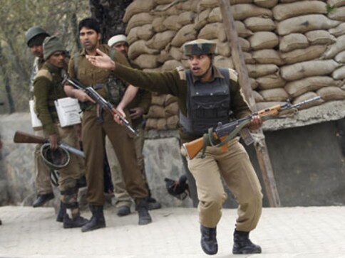 Jammu and Kashmir: Two CRPF personnel killed in militant attack in Anantnag Jammu and Kashmir: Two CRPF personnel killed in militant attack in Anantnag