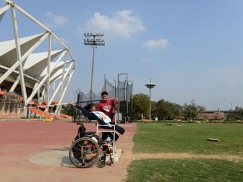 Allow Indian para-athletes to compete under the Indian flag: Sports Ministry to IPC Allow Indian para-athletes to compete under the Indian flag: Sports Ministry to IPC