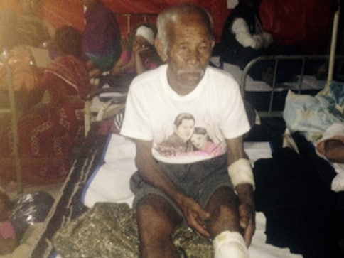 Nepal Earthquake: After 7 days, 101-year-old man pulled out alive as death toll climbs to 7,250 Nepal Earthquake: After 7 days, 101-year-old man pulled out alive as death toll climbs to 7,250