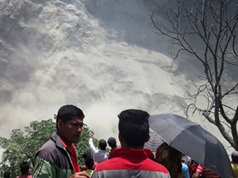Nepali villagers return to homes after river gets unblocked Nepali villagers return to homes after river gets unblocked