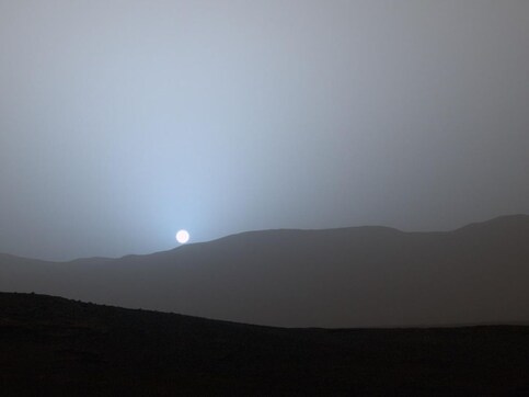 Same sun, different planet: NASA's Curiosity rover clicks serene sunset on Mars Same sun, different planet: NASA's Curiosity rover clicks serene sunset on Mars