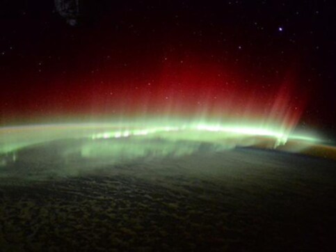 Lights will guide you home: Astronaut tweets amazing images of aurora from space Lights will guide you home: Astronaut tweets amazing images of aurora from space