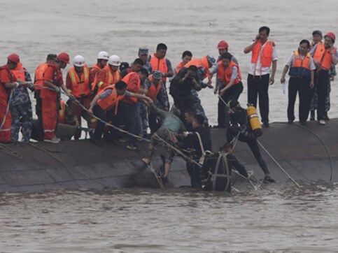 China ship disaster: Death toll rises to 434, eight people still missing China ship disaster: Death toll rises to 434, eight people still missing