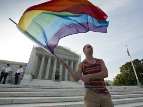 Same-sex couples have right to marry anywhere, says US Supreme Court; Obama backs move Same-sex couples have right to marry anywhere, says US Supreme Court; Obama backs move
