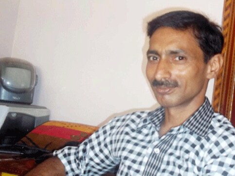 UP journalist's family calls off protest as Akhilesh govt offers Rs 30 lakh compensation, jobs UP journalist's family calls off protest as Akhilesh govt offers Rs 30 lakh compensation, jobs