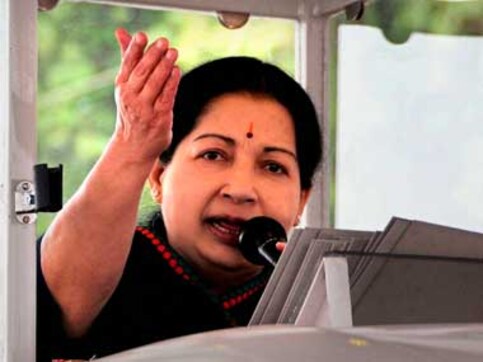 Mullaperiyar dam: Jaya questions Centre for 'entertaining' Kerala's environment study request Mullaperiyar dam: Jaya questions Centre for 'entertaining' Kerala's environment study request