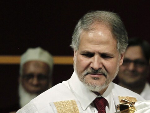 Delhi L-G Jung announces Rs 493 cr to be released to civic bodies after Rahul's attack on Centre Delhi L-G Jung announces Rs 493 cr to be released to civic bodies after Rahul's attack on Centre