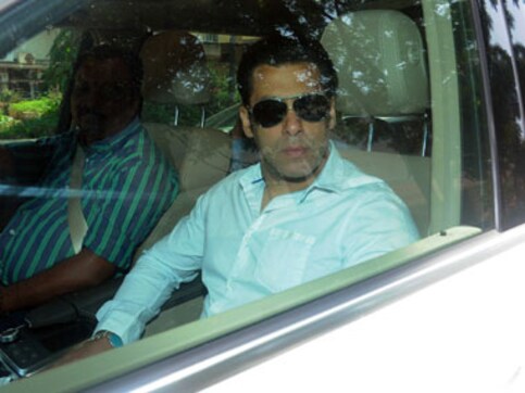 Salman Khan gets sued for Rs 250 crore by Veer producer Vijay Galani Salman Khan gets sued for Rs 250 crore by Veer producer Vijay Galani