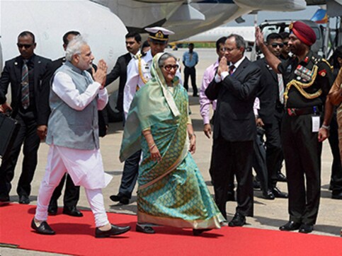 Modi owes his 'Berlin Wall' moment with Bangladesh to Manmohan Singh Modi owes his 'Berlin Wall' moment with Bangladesh to Manmohan Singh