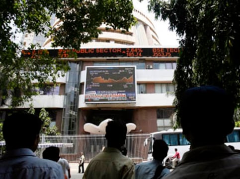 Stock markets open flat: Sensex sheds over 200 points, Nifty below 9,200-mark; ITC, OMCs among major losers Stock markets open flat: Sensex sheds over 200 points, Nifty below 9,200-mark; ITC, OMCs among major losers