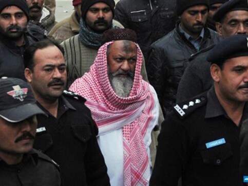 Pakistan police kills Malik Ishaq, leader of anti-Shiite militant group Pakistan police kills Malik Ishaq, leader of anti-Shiite militant group